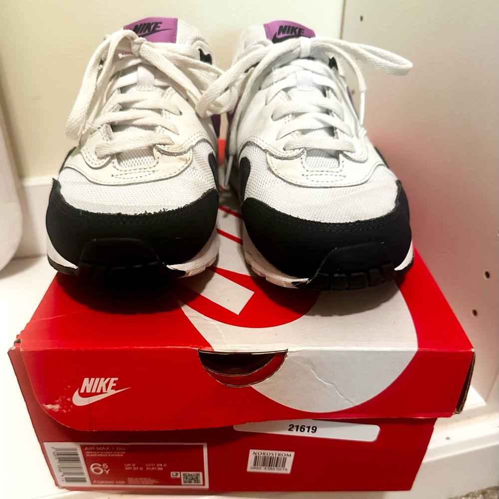 Nike Air Max 1 BG (GS 6.5Y / Women’s 8) – White / Fuchsia Dream